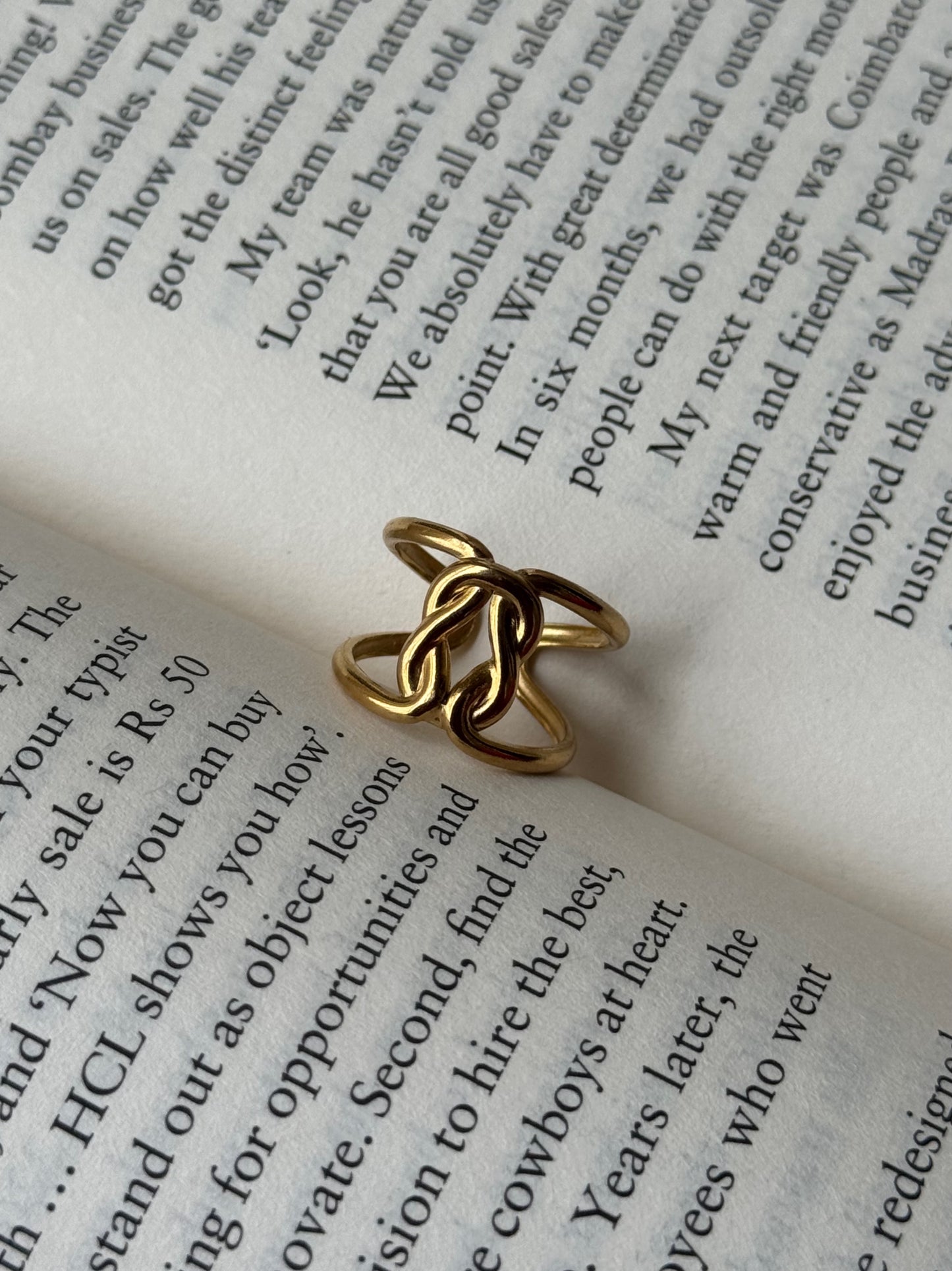 Tangled Knot Ring