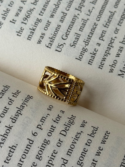 Palm leaf ring
